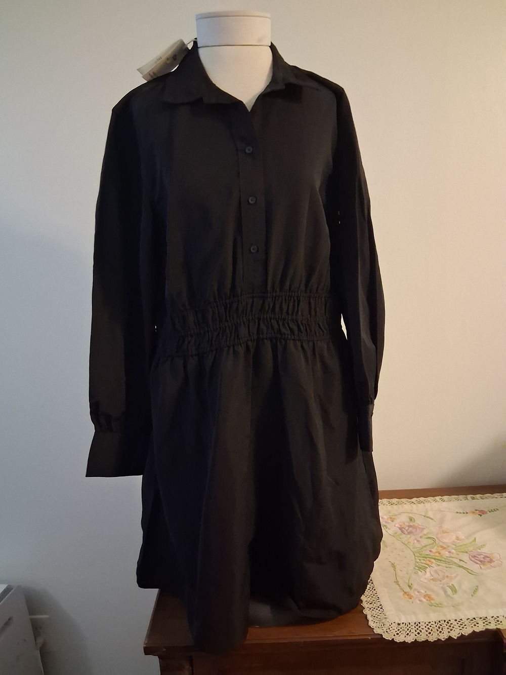 Classic Black Long-Sleeve Shirtdress with Elastic Waist